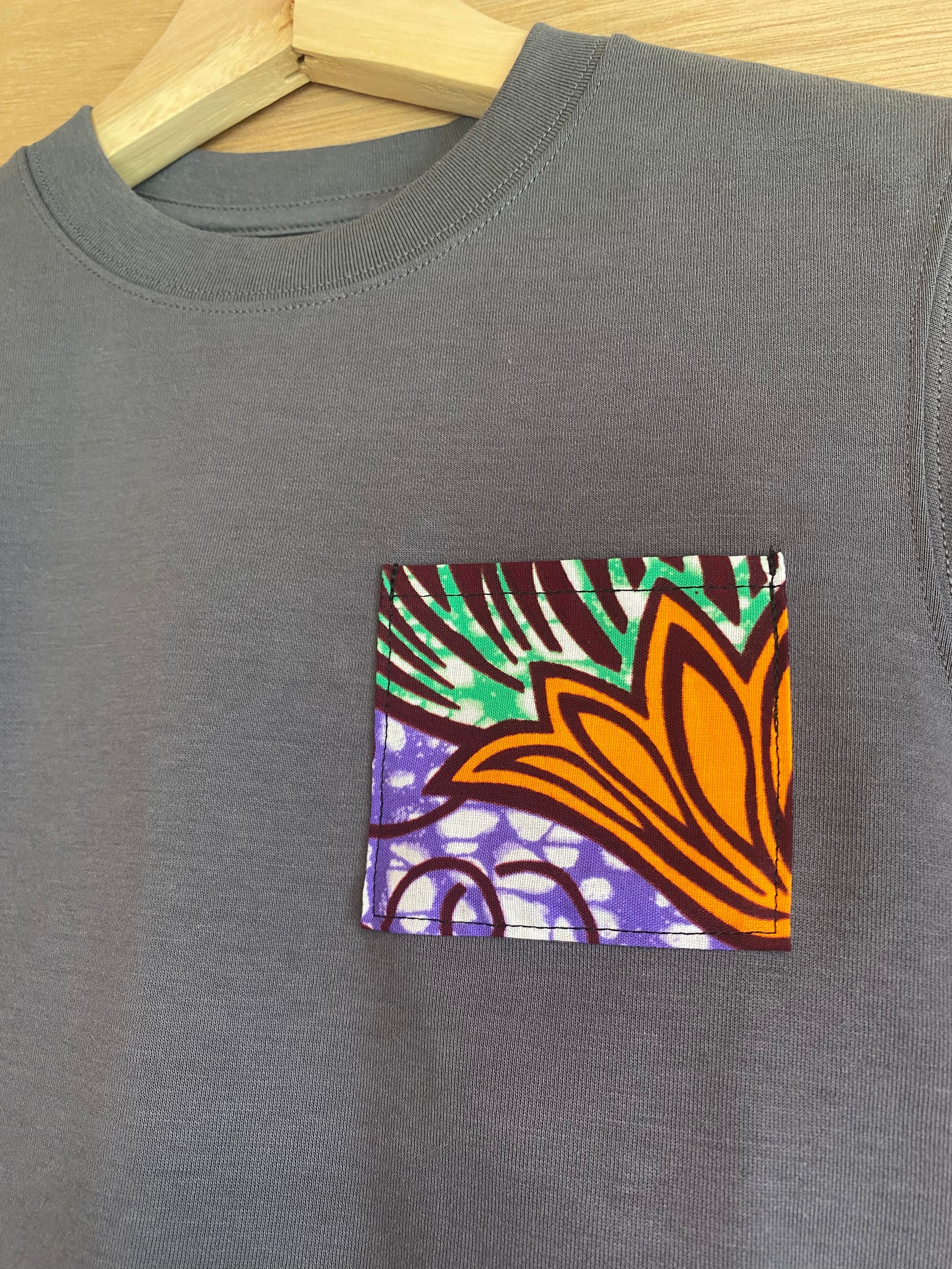 子供用アフリカンポケットTシャツ　グレー100