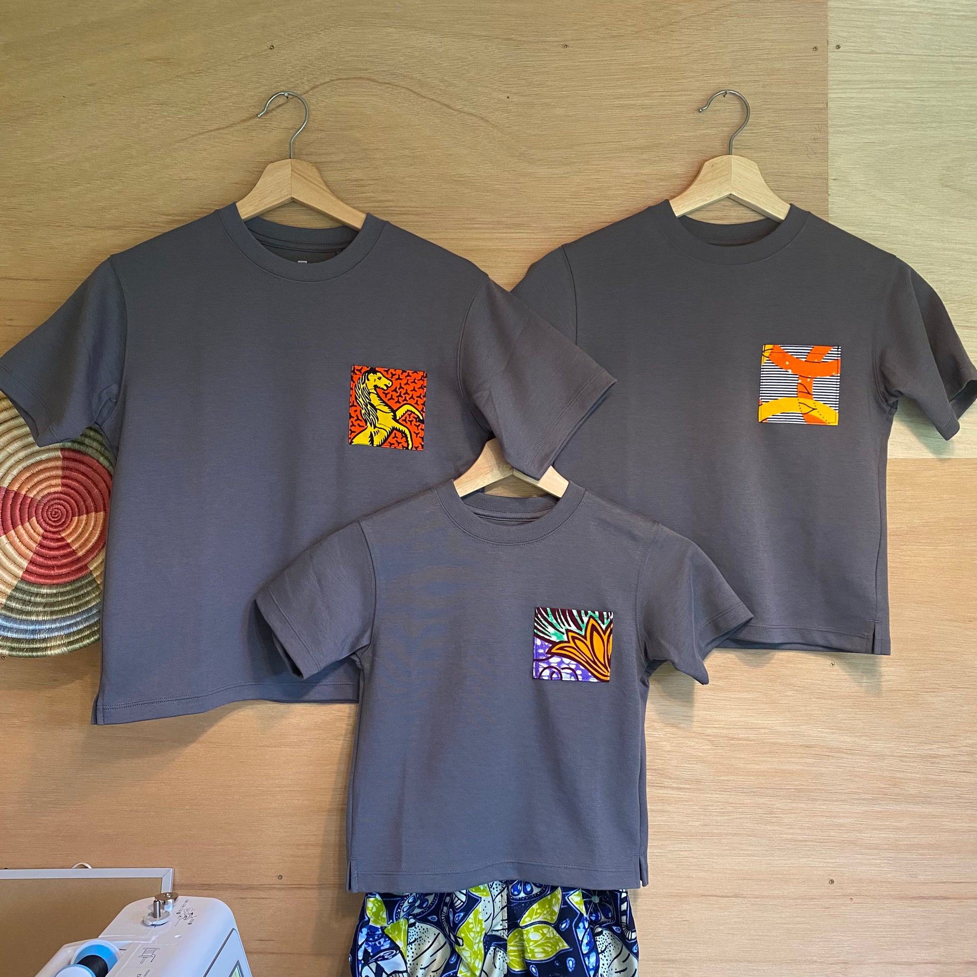 子供用アフリカンポケットTシャツ　グレー100